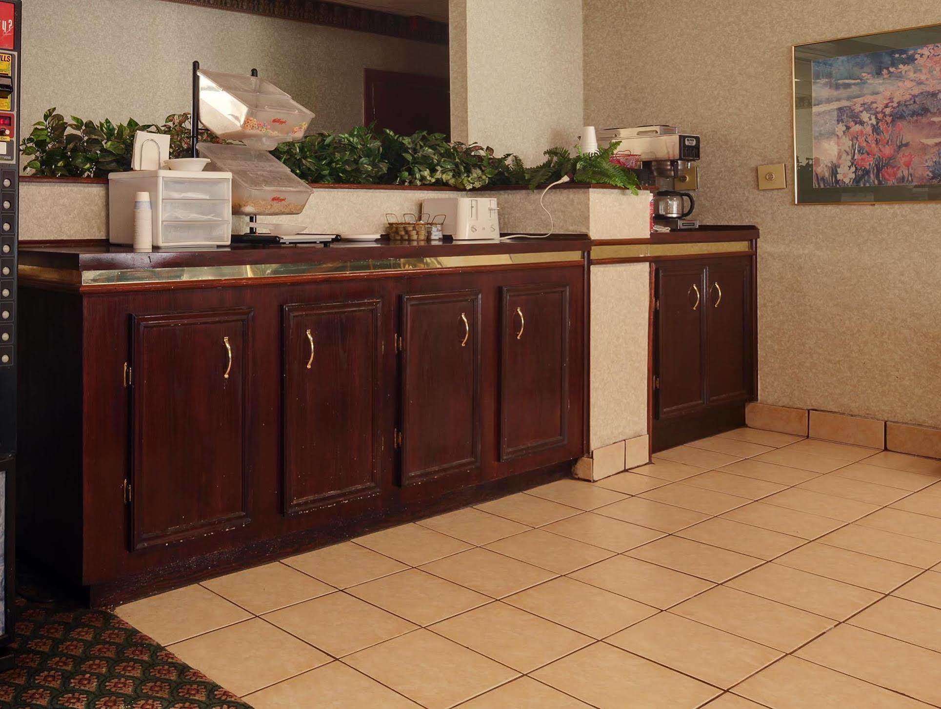 Americas Best Value Inn Marshall Bel Air Εξωτερικό φωτογραφία